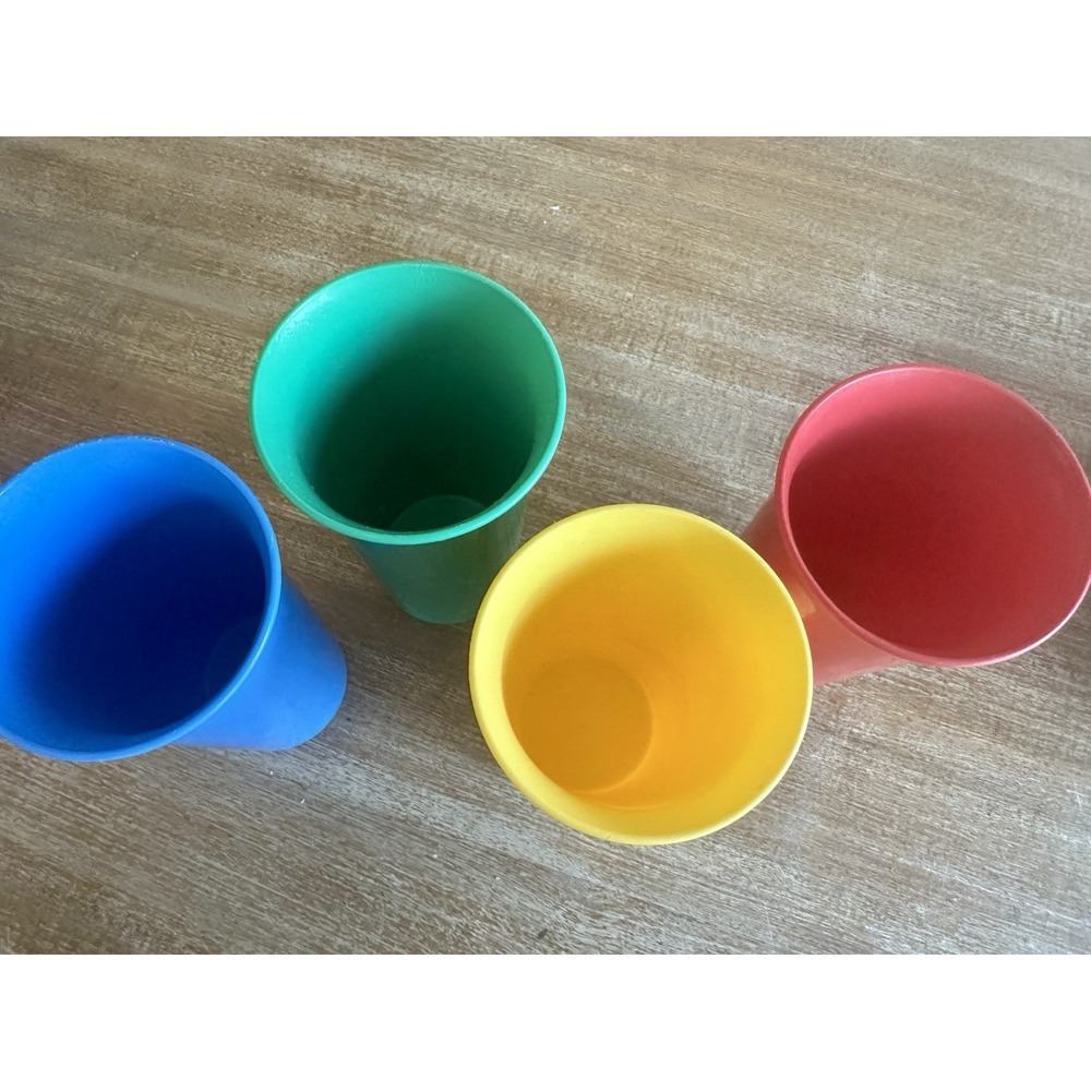 Classic Tupperware Cups Kids Primary Colors Set Of 4 Vintage 10 Oz - Picture 3 of 4